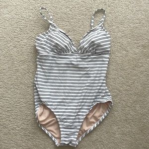 Kona Sol bathing suit - size M